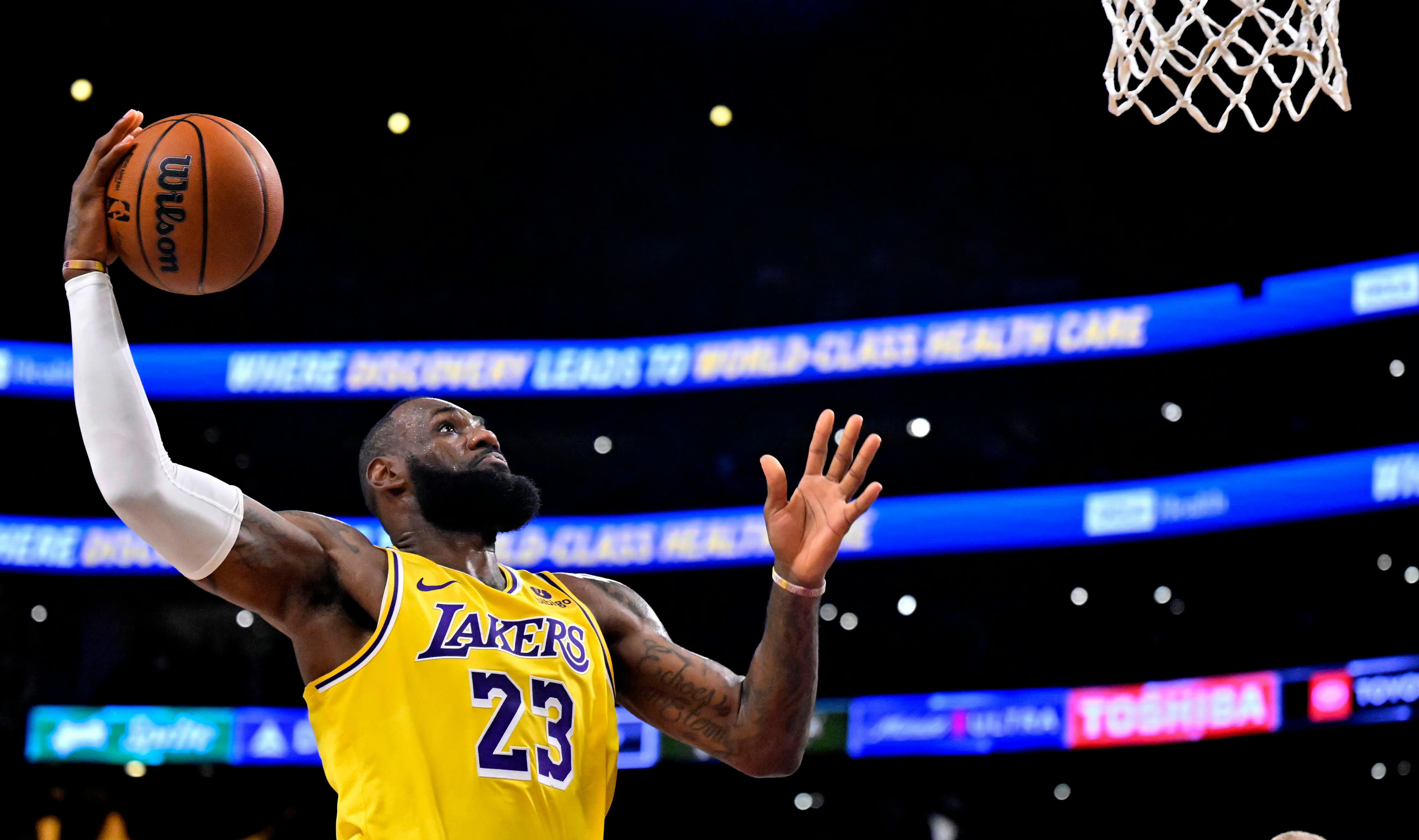 开云体育登录-关于鹈鹕力克加拿大男篮，哈里斯打破历史纪录的信息