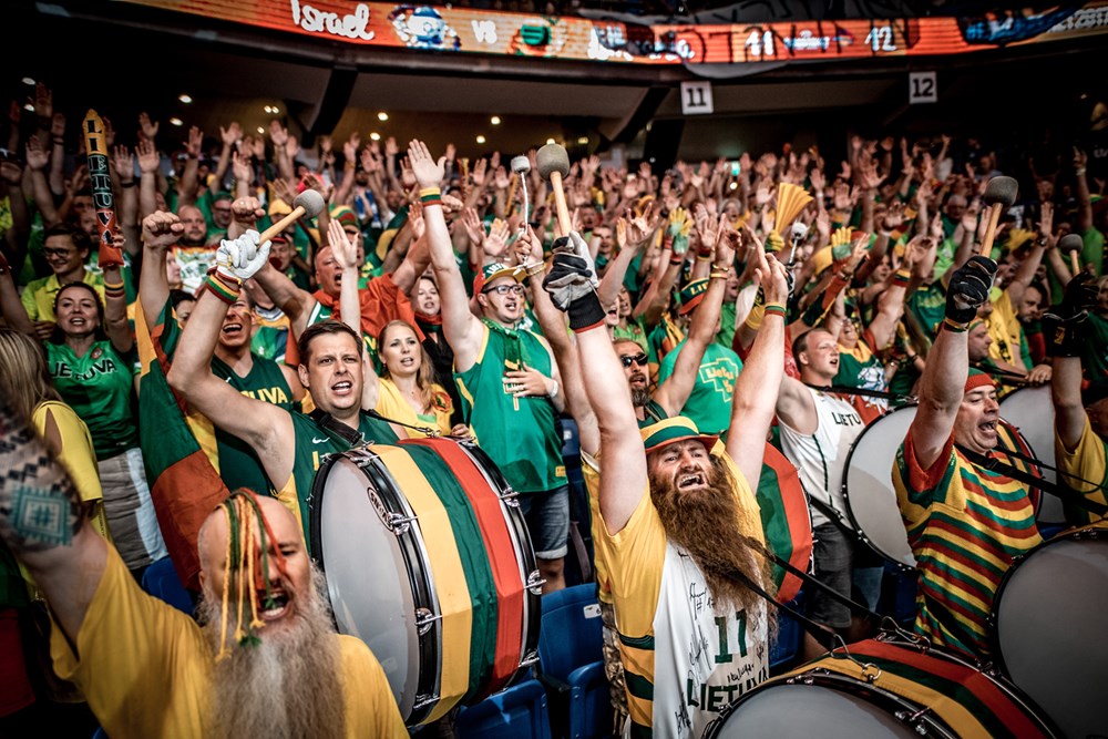 包含精彩连连！欧洲体育盛事场面热度直逼顶峰的词条