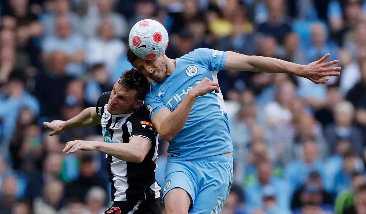 曼联客场遭遇失利距离前四更远的简单介绍