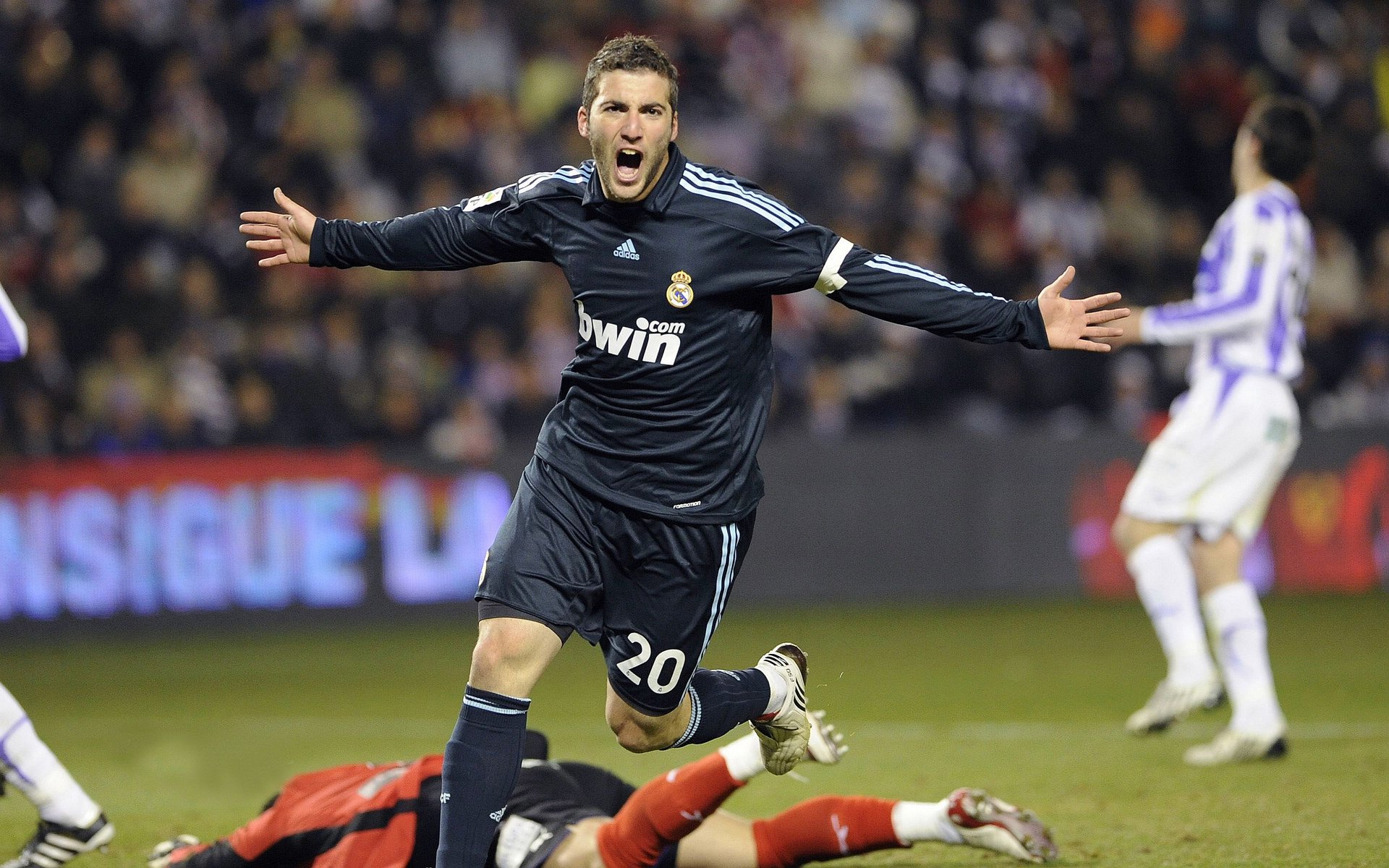 开云官方app入口-卡塔尔惊天逆转牙买加，特奥惊艳四座改写亚洲足球历史