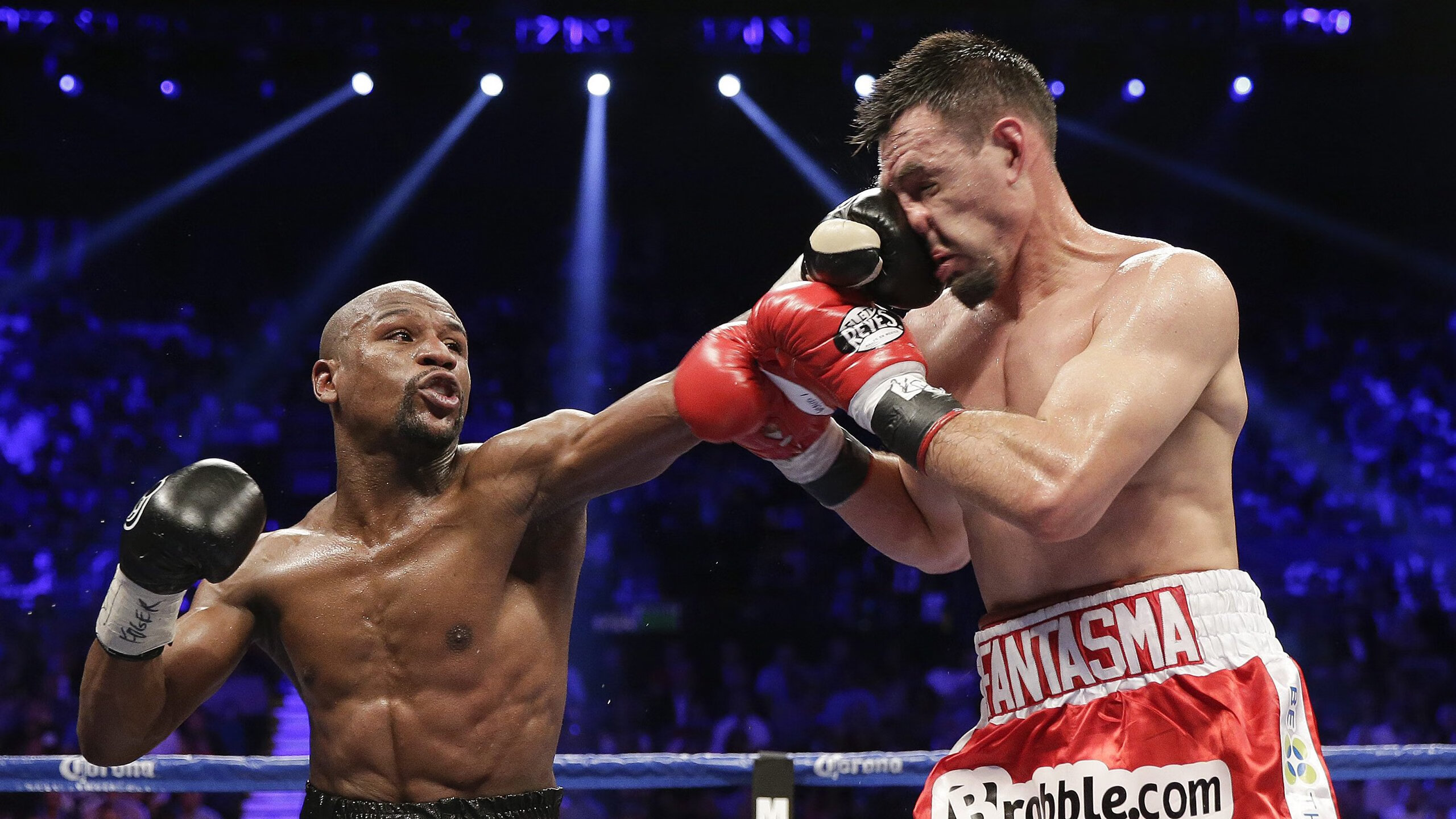 当体育跨界相遇,阿什拉夫F1揭幕战称王,威尔士提前终结巴拉圭悬念