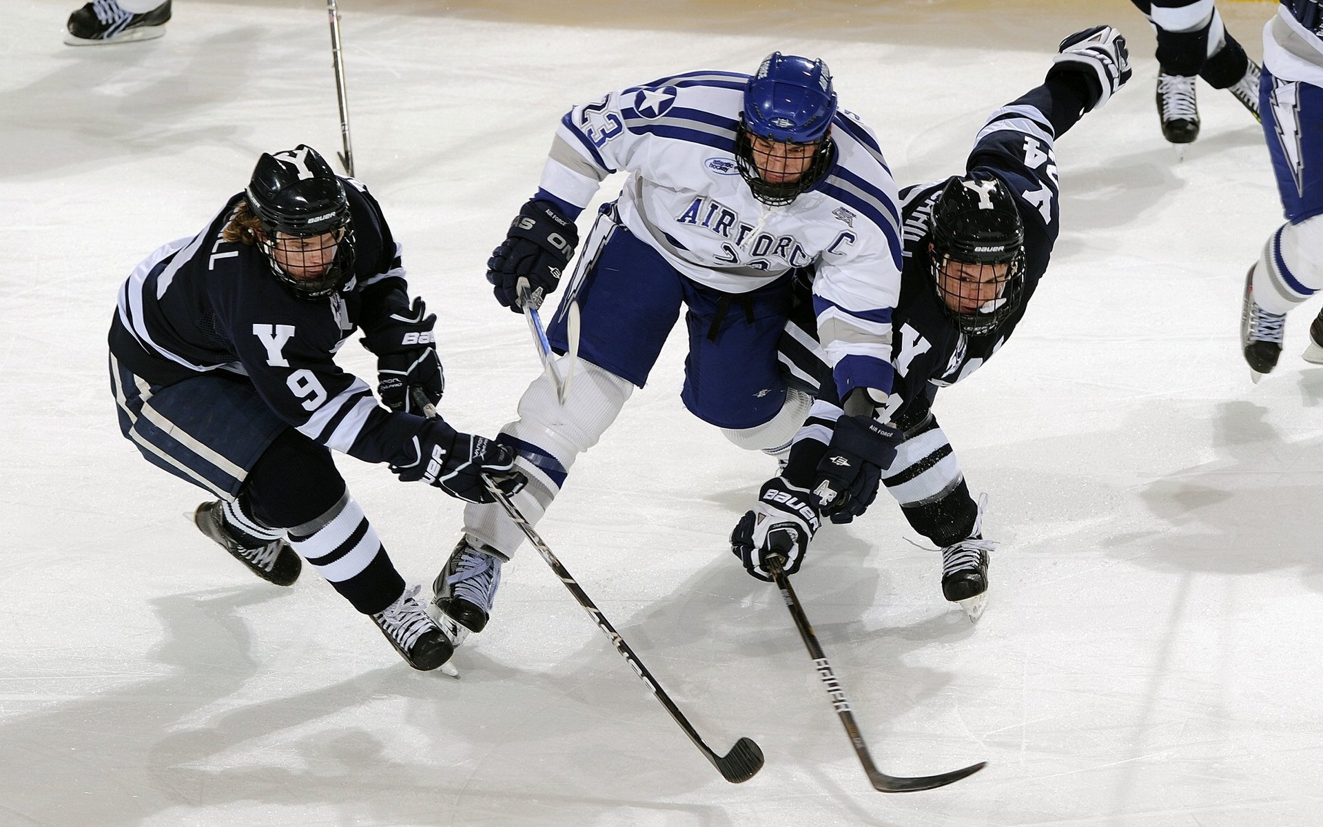 石宇奇孤胆扛旗，马来西亚队碾压丹麦队背后的团队博弈